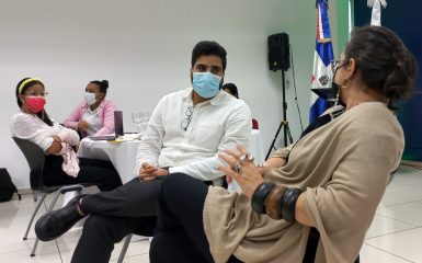 Los participantes debatieron sobre el sistema de la teoría sexo-género, el enfoque de género y el cambio climático con enfoque de género durante el primer día del taller.